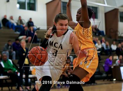 Thumbnail 2 in Edna Karr @ Mt. Carmel photogallery.