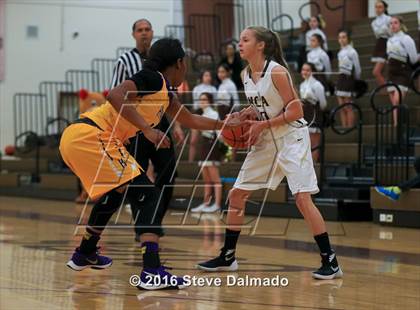 Thumbnail 2 in Edna Karr @ Mt. Carmel photogallery.