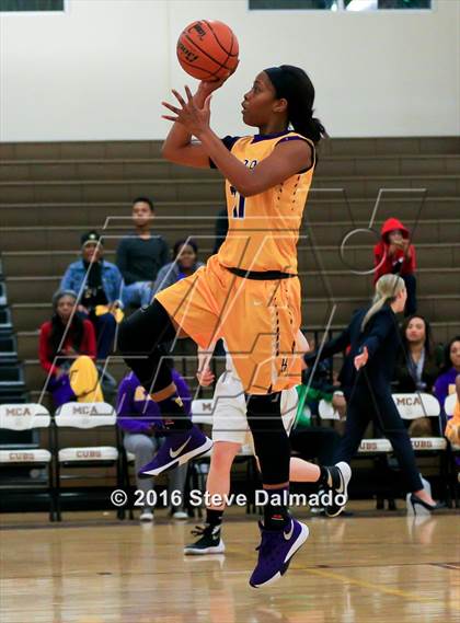 Thumbnail 2 in Edna Karr @ Mt. Carmel photogallery.