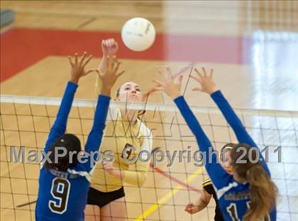 Thumbnail 3 in La Jolla Country Day vs Parker (CIF SDS D4 Final) photogallery.