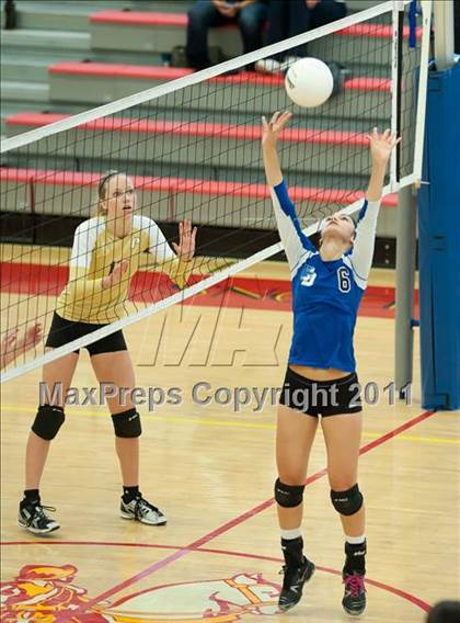 Thumbnail 1 in La Jolla Country Day vs Parker (CIF SDS D4 Final) photogallery.