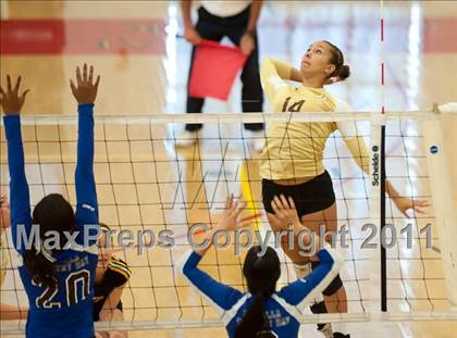 Thumbnail 1 in La Jolla Country Day vs Parker (CIF SDS D4 Final) photogallery.