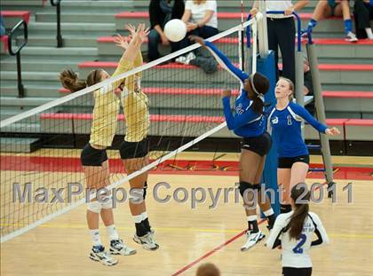 Thumbnail 1 in La Jolla Country Day vs Parker (CIF SDS D4 Final) photogallery.