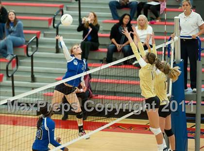 Thumbnail 1 in La Jolla Country Day vs Parker (CIF SDS D4 Final) photogallery.