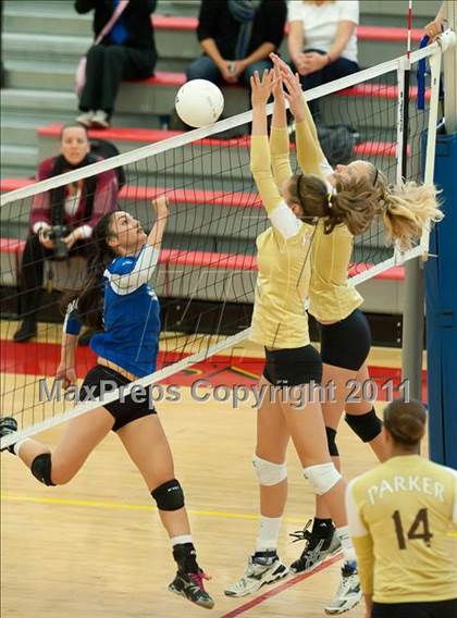 Thumbnail 2 in La Jolla Country Day vs Parker (CIF SDS D4 Final) photogallery.