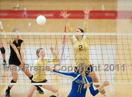 Thumbnail 1 in La Jolla Country Day vs Parker (CIF SDS D4 Final) photogallery.