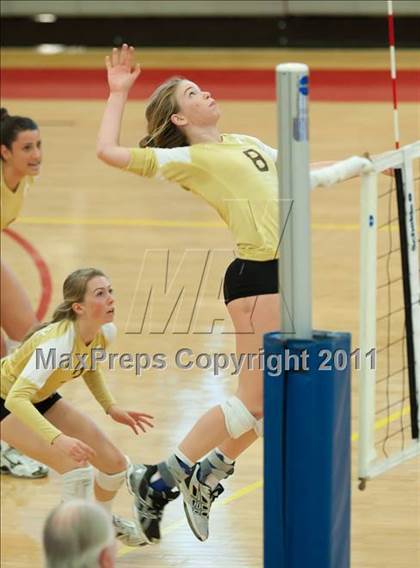 Thumbnail 1 in La Jolla Country Day vs Parker (CIF SDS D4 Final) photogallery.