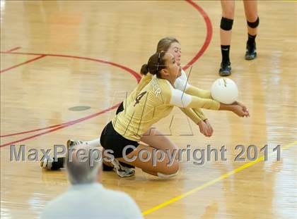 Thumbnail 3 in La Jolla Country Day vs Parker (CIF SDS D4 Final) photogallery.