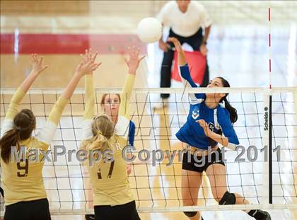 Thumbnail 3 in La Jolla Country Day vs Parker (CIF SDS D4 Final) photogallery.