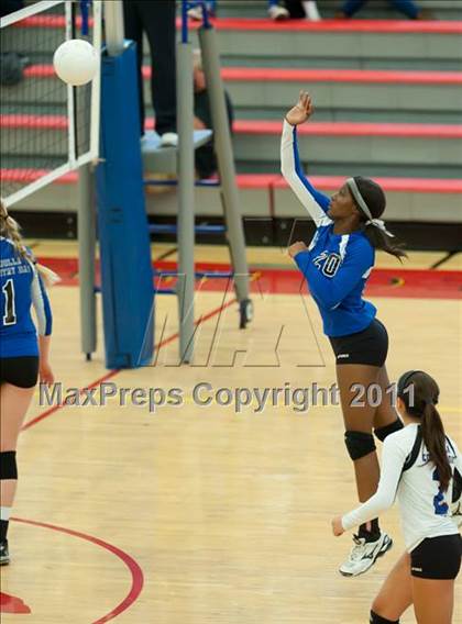 Thumbnail 3 in La Jolla Country Day vs Parker (CIF SDS D4 Final) photogallery.
