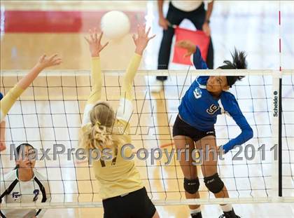 Thumbnail 2 in La Jolla Country Day vs Parker (CIF SDS D4 Final) photogallery.
