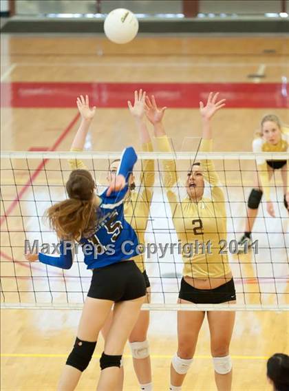 Thumbnail 1 in La Jolla Country Day vs Parker (CIF SDS D4 Final) photogallery.