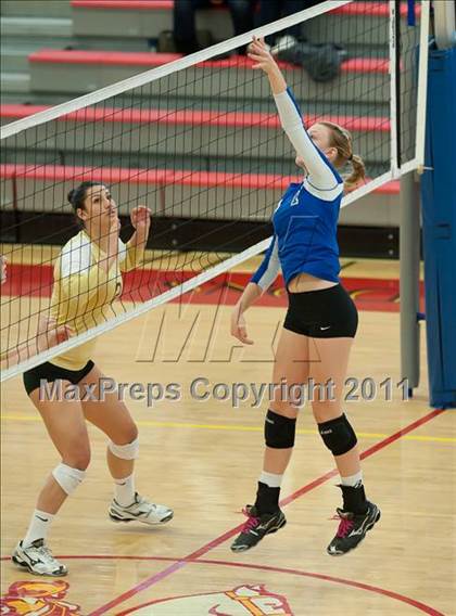 Thumbnail 1 in La Jolla Country Day vs Parker (CIF SDS D4 Final) photogallery.