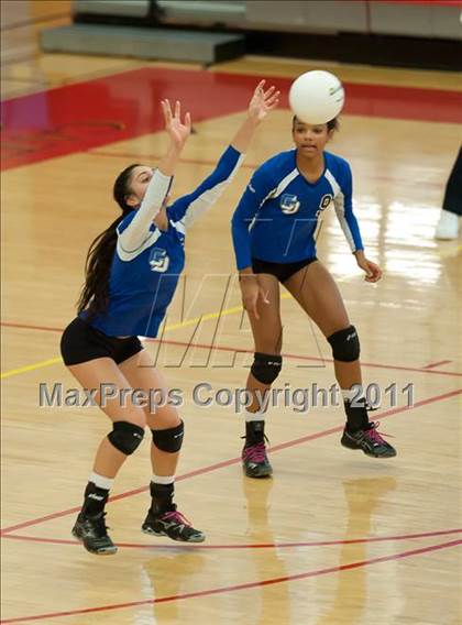 Thumbnail 2 in La Jolla Country Day vs Parker (CIF SDS D4 Final) photogallery.