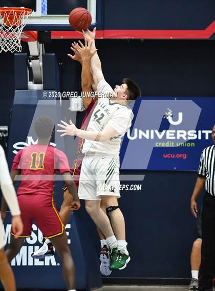 Thumbnail 1 in De La Salle vs. Central Catholic (MaxPreps MLK Classic) photogallery.