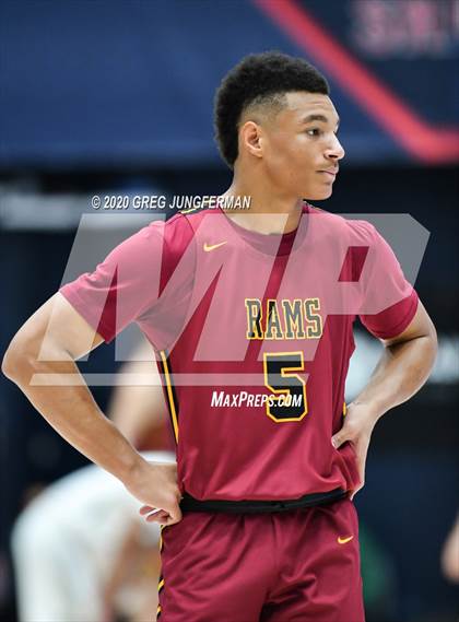 Thumbnail 3 in De La Salle vs. Central Catholic (MaxPreps MLK Classic) photogallery.