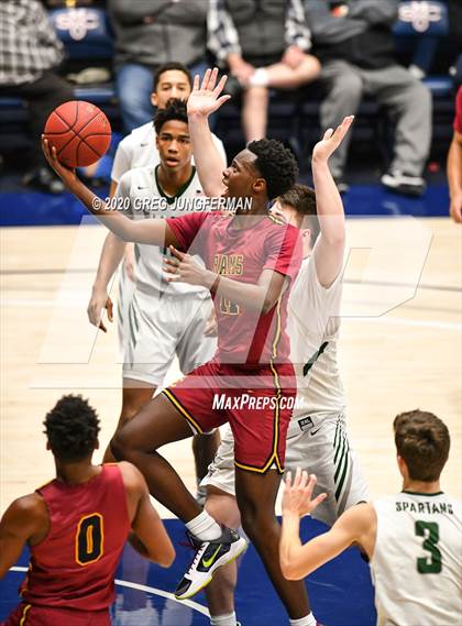 Thumbnail 3 in De La Salle vs. Central Catholic (MaxPreps MLK Classic) photogallery.