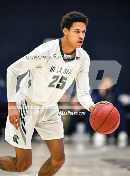 Thumbnail 3 in De La Salle vs. Central Catholic (MaxPreps MLK Classic) photogallery.