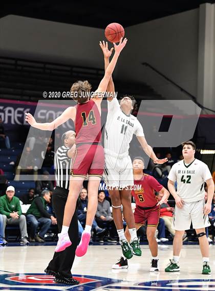 Thumbnail 2 in De La Salle vs. Central Catholic (MaxPreps MLK Classic) photogallery.