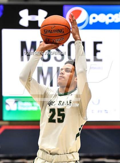 Thumbnail 1 in De La Salle vs. Central Catholic (MaxPreps MLK Classic) photogallery.