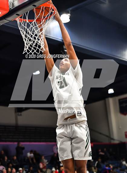 Thumbnail 2 in De La Salle vs. Central Catholic (MaxPreps MLK Classic) photogallery.