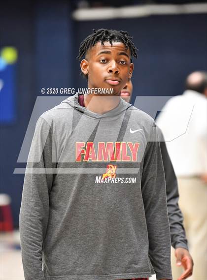 Thumbnail 3 in De La Salle vs. Central Catholic (MaxPreps MLK Classic) photogallery.