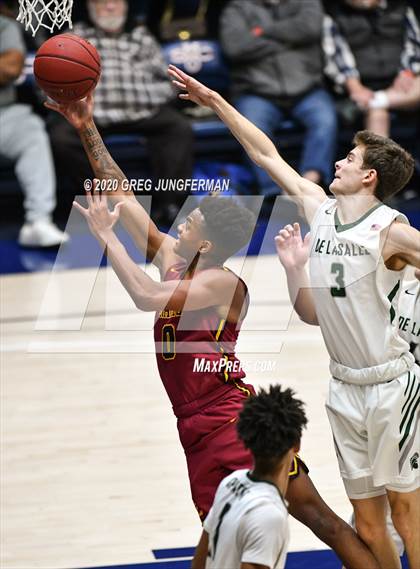 Thumbnail 2 in De La Salle vs. Central Catholic (MaxPreps MLK Classic) photogallery.