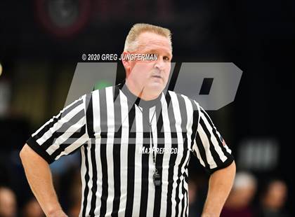 Thumbnail 3 in De La Salle vs. Central Catholic (MaxPreps MLK Classic) photogallery.