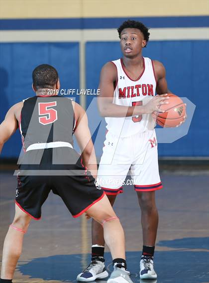 Thumbnail 3 in St. John's vs Milton (Rotary Roundball Classic) photogallery.
