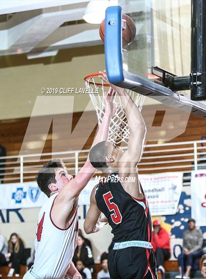 Thumbnail 2 in St. John's vs Milton (Rotary Roundball Classic) photogallery.