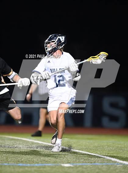 Thumbnail 3 in Arapahoe @ Valor Christian (CHSAA 5A Quarter-Final) photogallery.