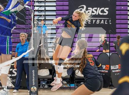 Thumbnail 3 in Xavier College Prep vs. Torrey Pines (Durango Fall Classic) photogallery.