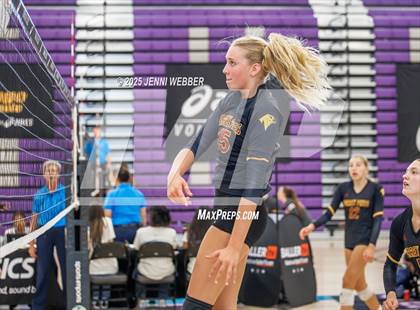 Thumbnail 3 in Xavier College Prep vs. Torrey Pines (Durango Fall Classic) photogallery.