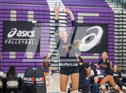Thumbnail 2 in Xavier College Prep vs. Torrey Pines (Durango Fall Classic) photogallery.