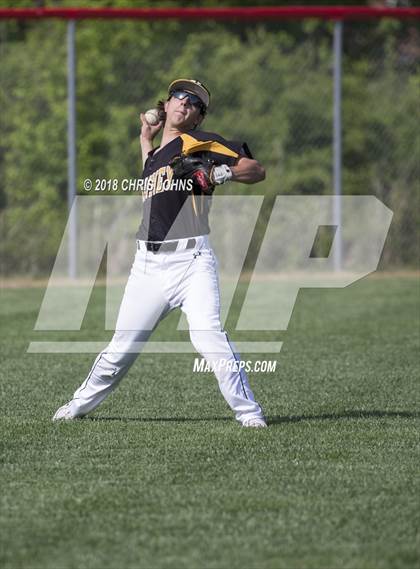 Thumbnail 1 in Vianney @ Triad photogallery.