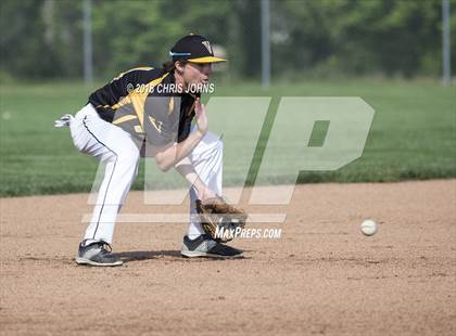 Thumbnail 3 in Vianney @ Triad photogallery.