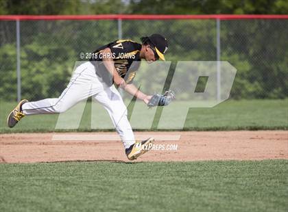 Thumbnail 1 in Vianney @ Triad photogallery.