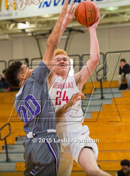 Thumbnail 2 in Ridge Point vs Memorial (McDonald's Texas Invitational) photogallery.