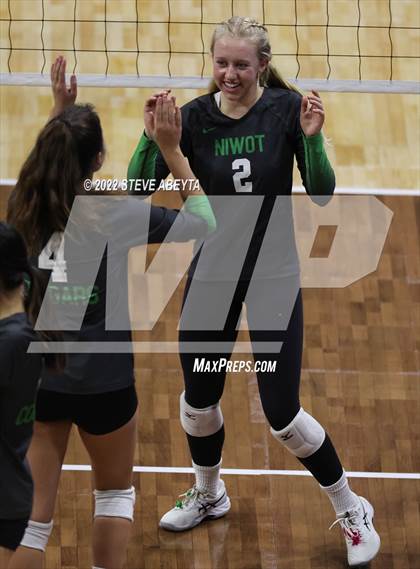 Thumbnail 3 in Niwot vs. Durango (CHSAA 4A 3rd Round) photogallery.