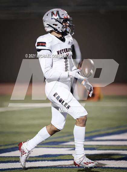 Thumbnail 2 in Cedar Park vs. Corpus Christi Veterans Memorial (UIL 5A Division I Semifinal) photogallery.