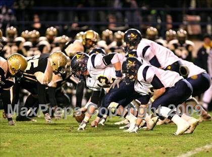 Thumbnail 1 in Ackerman vs. Bassfield (MHSAA Class 2A Final) photogallery.