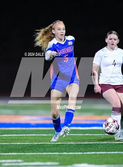 Thumbnail 3 in Kearny @ Clairemont photogallery.
