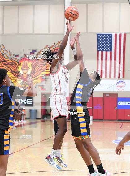 Thumbnail 1 in Simeon (IL) vs. Coronado (NV) -  (Hoophall West) photogallery.