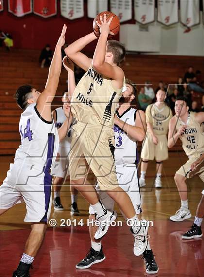 Thumbnail 2 in Laguna Hills vs. Shadow Hills (MaxPreps Holiday Classic) photogallery.