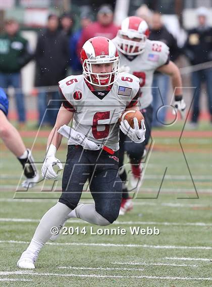 Thumbnail 3 in Darien vs. New Canaan (FCIAC Final) photogallery.