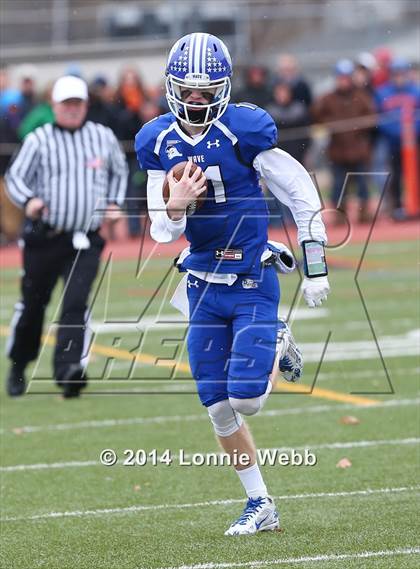 Thumbnail 2 in Darien vs. New Canaan (FCIAC Final) photogallery.