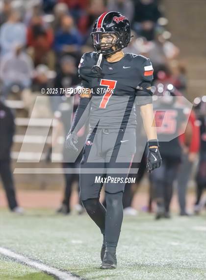 Thumbnail 2 in Eaglecrest vs. Legacy (CHSAA 5A 1st Round) photogallery.