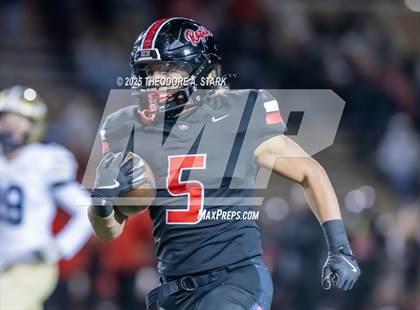 Thumbnail 3 in Eaglecrest vs. Legacy (CHSAA 5A 1st Round) photogallery.