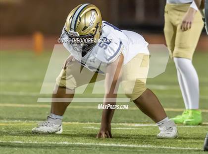 Thumbnail 2 in Eaglecrest vs. Legacy (CHSAA 5A 1st Round) photogallery.