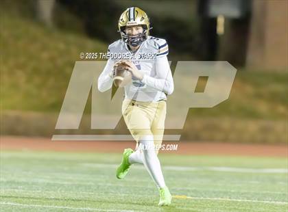 Thumbnail 3 in Eaglecrest vs. Legacy (CHSAA 5A 1st Round) photogallery.